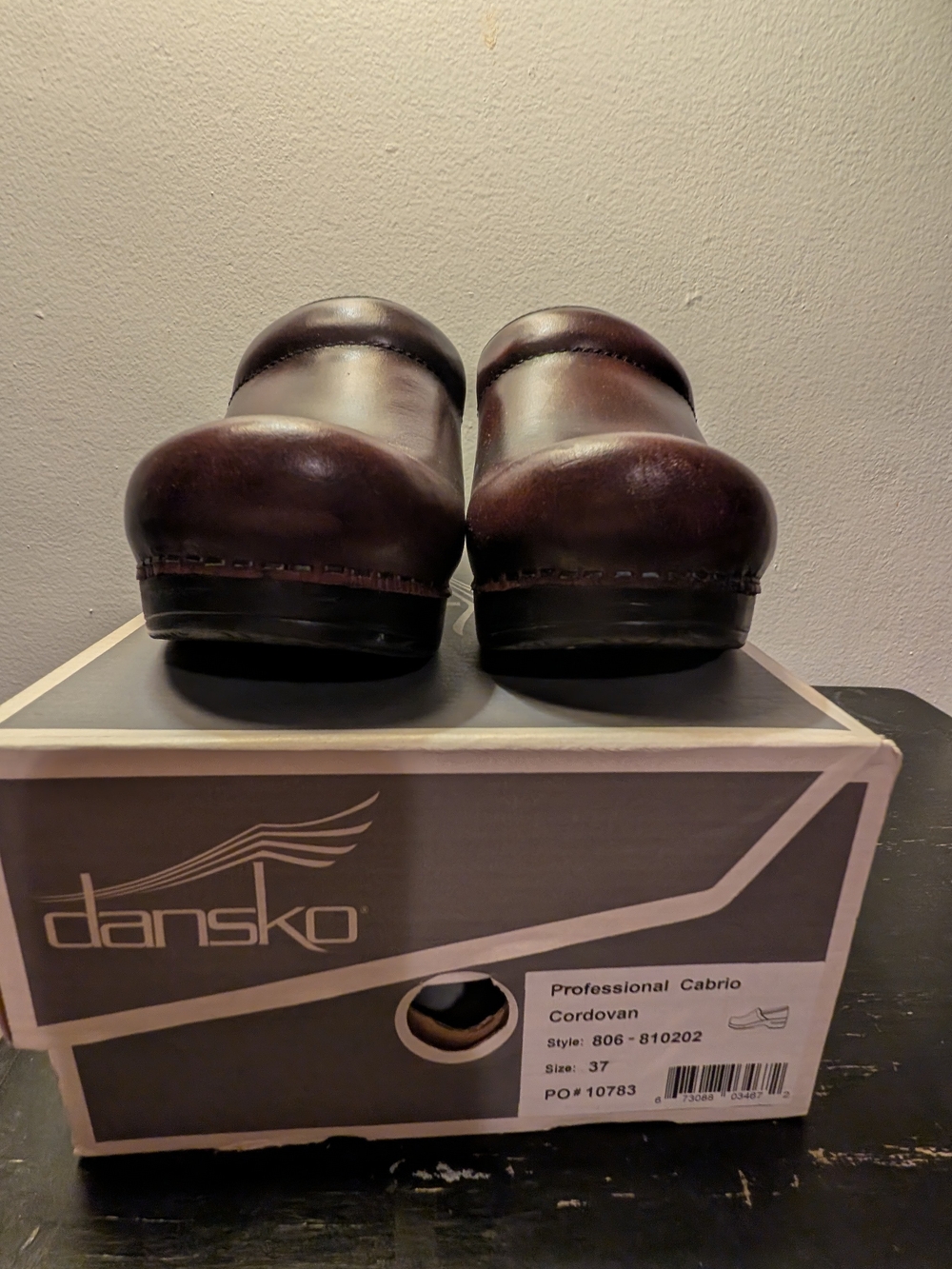 Dansko Professional Cabrio Cordovan Women's Clog - Burgundy
